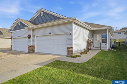 5642 Barrington Cir, Lincoln, NE, 68516-6102 | Card Image