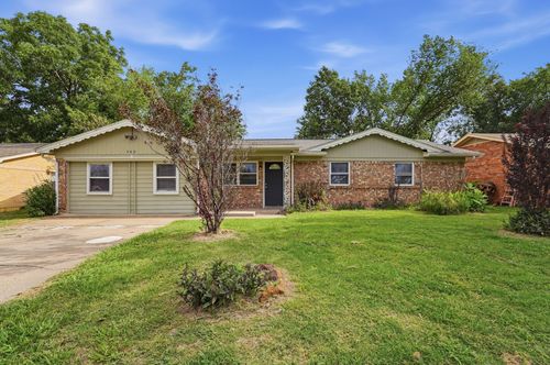 760 Oakwood Ave, Hurst, TX, 76053-5511 | Card Image