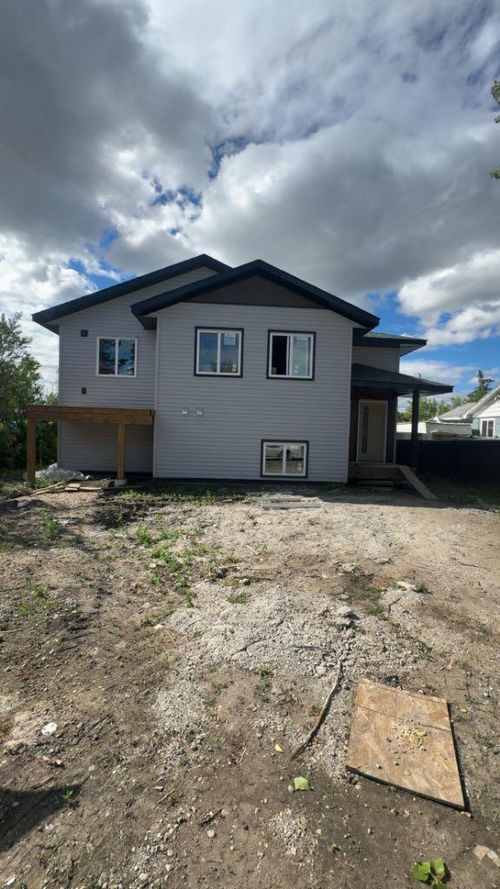 9403 103 Ave, Grande Prairie, AB, T8V1B4 | Card Image