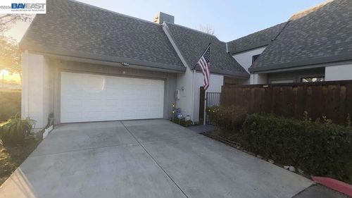 101 Portola Way, Tracy, CA, 95376-2168 | Card Image