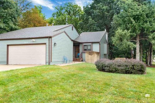 3819 Emerald Cir, Manhattan, KS, 66503-7514 | Card Image