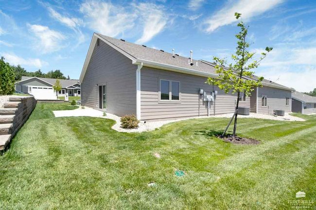 4115 Scenic Xing, Condo with 3 bedrooms, 2 bathrooms and null parking in Manhattan KS | Image 36