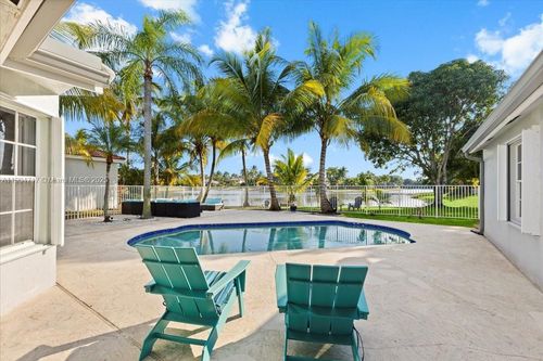 642 Heritage Dr, Weston, FL, 33326-4538 | Card Image