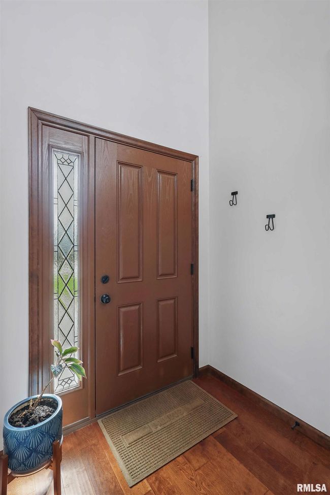5952 Crow Valley Park Dr, Condo with 2 bedrooms, 2 bathrooms and null parking in Davenport IA | Image 6