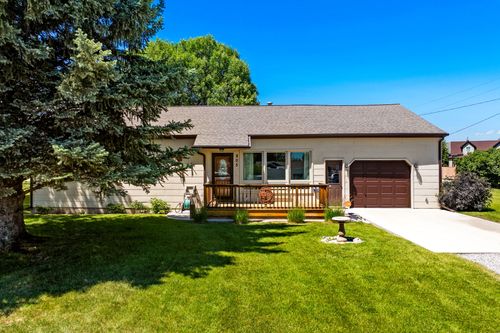 805 2nd St Ne, Choteau, MT, 59422-7807 | Card Image