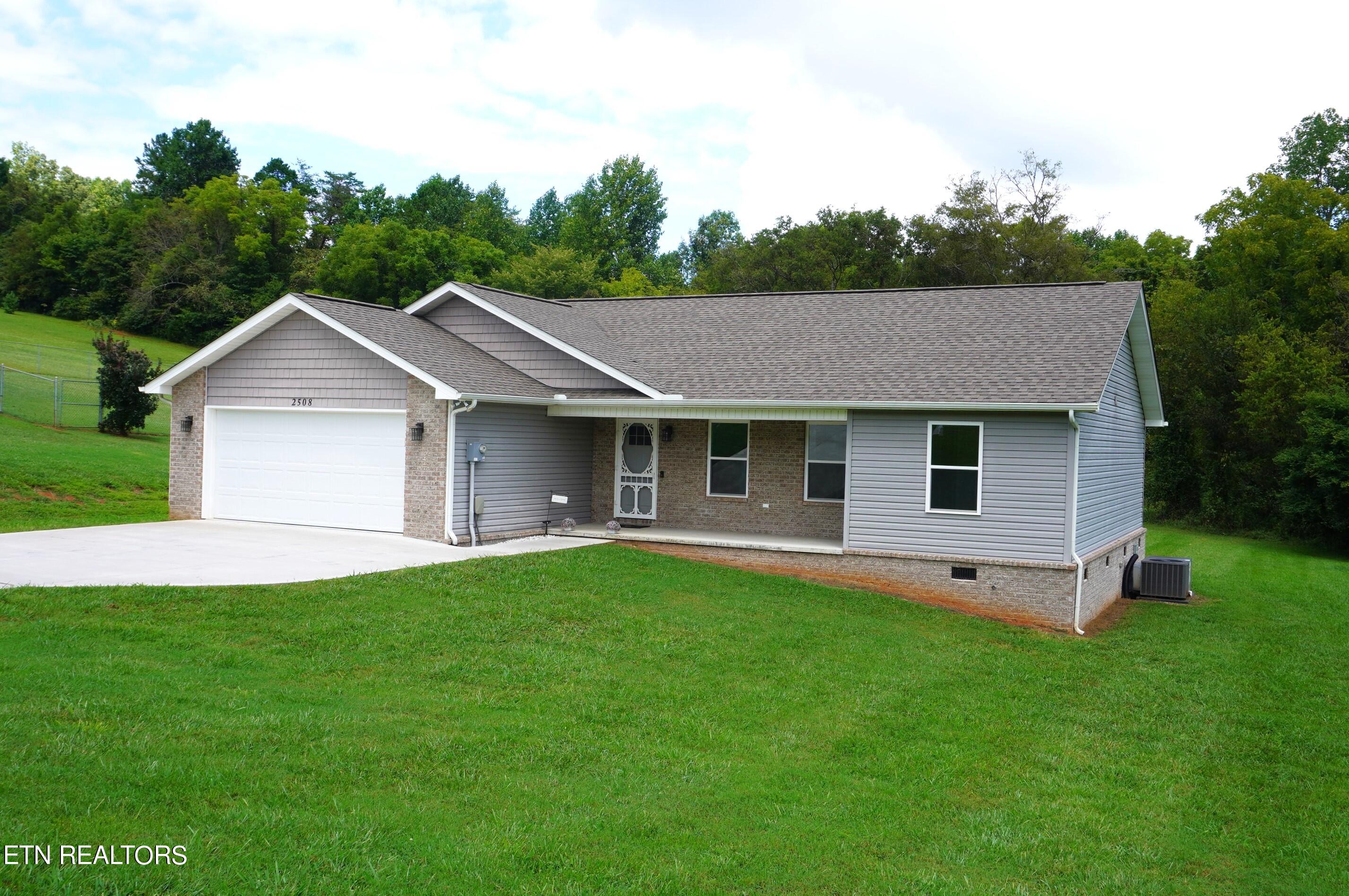 Ryleigh Ridge Dr, New Market, TN 37820