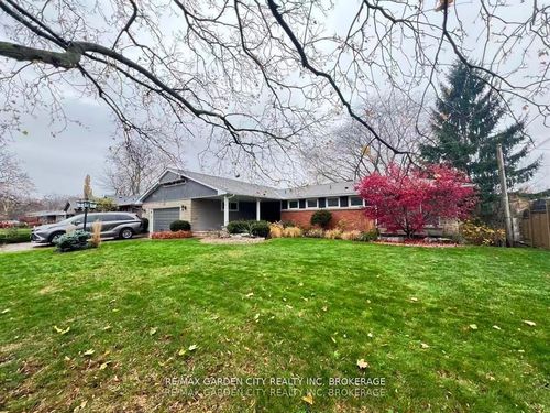 28 Marsdale Dr, Saint Catharines, ON, L2T3S3 | Card Image