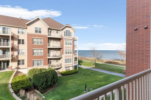 4130 S Lake Dr, Saint Francis, WI, 53235-5957 | Card Image