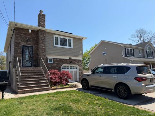 1261 Peapond Rd, North Bellmore, NY, 11710-2915 | Card Image