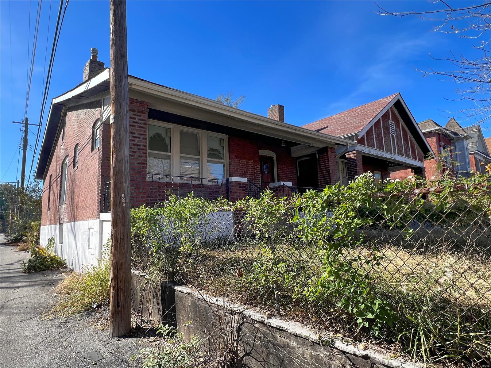 Elmbank Ave, Saint Louis, MO 63115