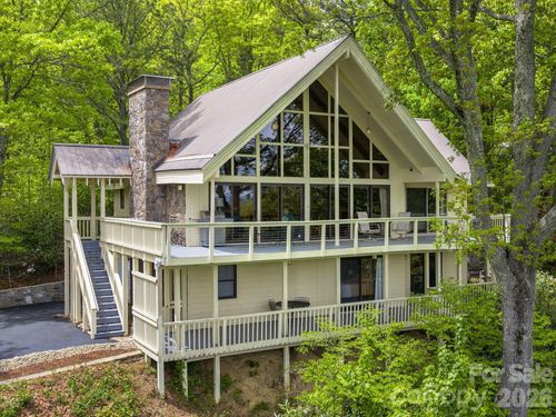 744 Laurel Rdg N, Maggie Valley, NC, 28751-7807 | Card Image