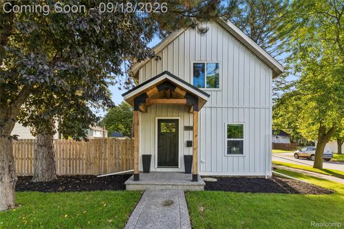 904 N Main St, Lapeer, MI, 48446-1931 | Card Image