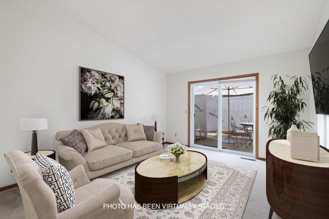 South facing Living Room. | Image 6