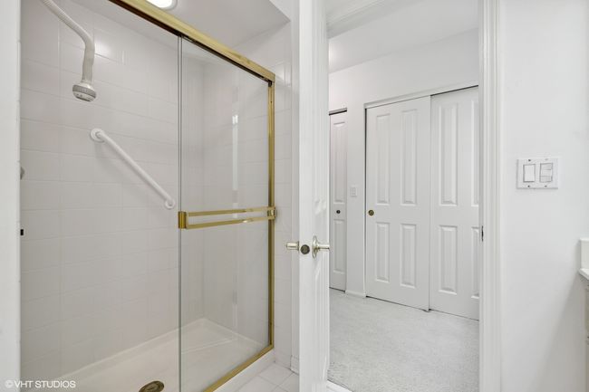 APT-209 - 3100 Lexington Ln, Condo with 2 bedrooms, 2 bathrooms and 1 parking in Glenview IL | Image 15