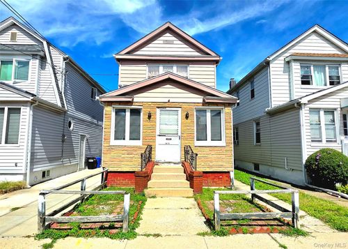 9439 134th Ave, Ozone Park, NY, 11417-2527 | Card Image