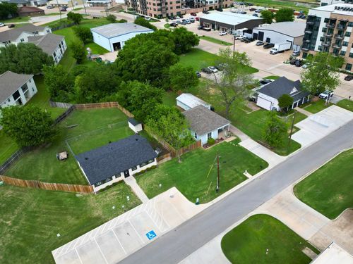 132 W King St, Burleson, TX, 76028-4160 | Card Image