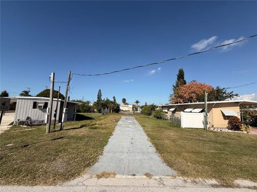 6701 Tower Dr, HUDSON, FL, 34667-1758 | Card Image