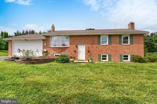 560 Boxwood Ln, CARLISLE, PA, 17015-4301 | Card Image