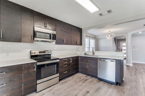 1408 Poppy Seed Ln, Austin, TX, 78741-7522 | Card Image