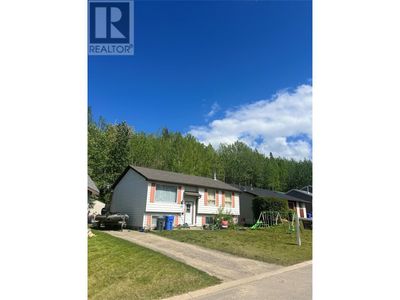 156 Gwillim Cres, House other with 5 bedrooms, 2 bathrooms and null parking in Tumbler Ridge BC | Image 1