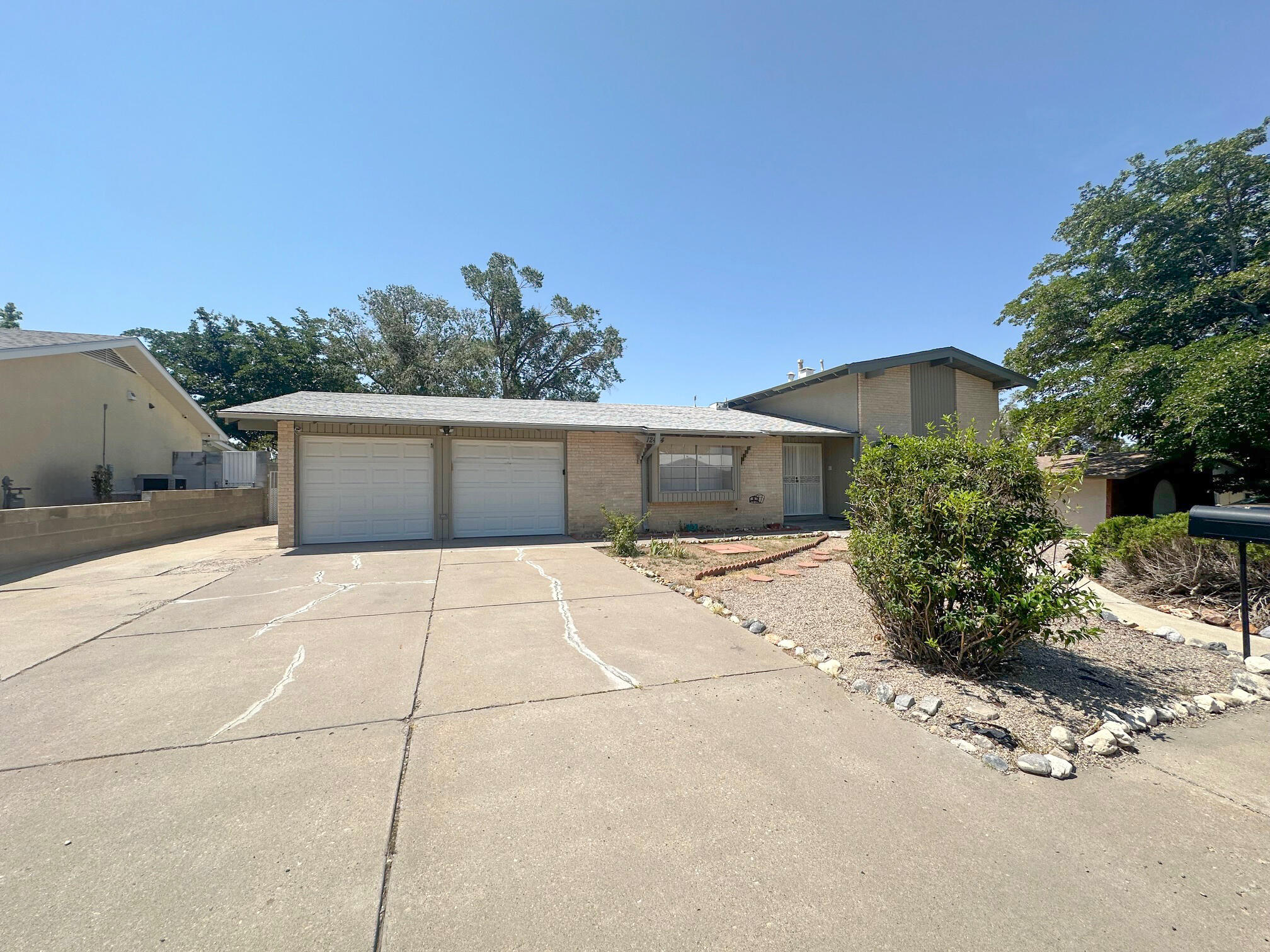 Regent Ave, Albuquerque, NM 87112