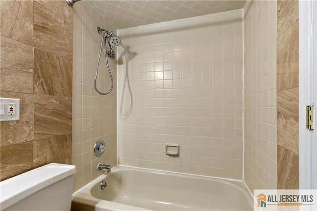 179 Hidden Ct, House other with 2 bedrooms, 2 bathrooms and null parking in Old Bridge NJ | Image 17