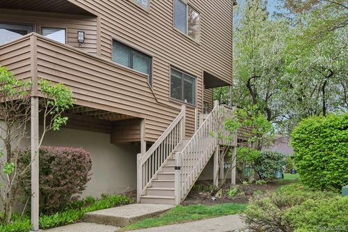 28-in-bldg-3-28 Tulip Ct, Nanuet, NY, 10954-3804 | Card Image
