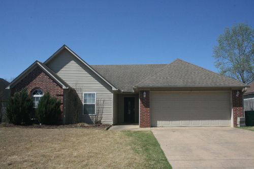 3011 Greenfield Dr, Bryant, AR, 72022-8138 | Card Image