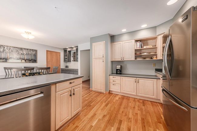 S75W17553 Harbor Circle, Condo with 2 bedrooms, 2 bathrooms and null parking in Muskego WI | Image 19
