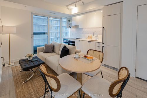 2706-252 Church St, Toronto, ON, M5B0E6 | Card Image