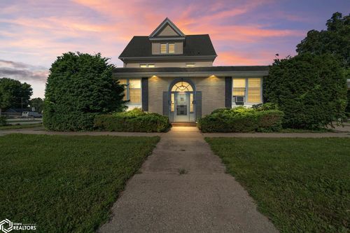 1204 5th St, Nevada, IA, 50201-1561 | Card Image