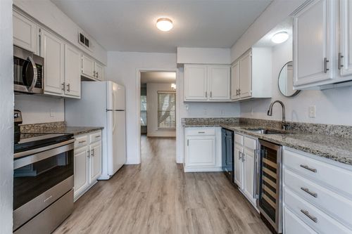 apt-201-10650 Steppington Dr, Dallas, TX, 75230-4655 | Card Image