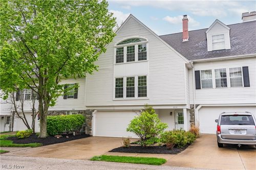 6830 Chaffee Ct, Brecksville, OH, 44141-2467 | Card Image