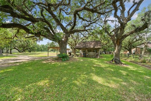 52 Sandy Creek Dr, Van Vleck, TX, 77482-6400 | Card Image