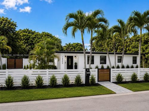 16500 Ne 5th Ave, Miami, FL, 33162 | Card Image