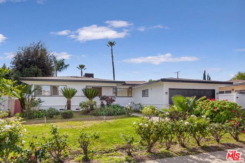 19168 Erwin St, Tarzana, CA, 91335-6706 | Card Image