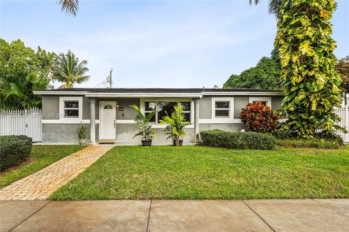 401 Nw 183rd St, Miami Gardens, FL, 33169-4467 | Card Image