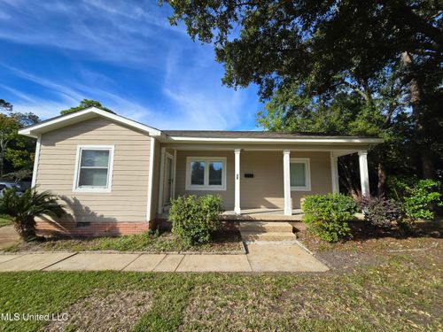 38 37th St, Gulfport, MS, 39507-3136 | Card Image