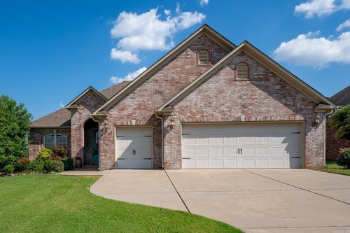 1060 Georgetown Dr, Conway, AR, 72034-9428 | Card Image