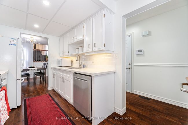 9 Pluto Dr, House attached with 4 bedrooms, 3 bathrooms and 2 parking in Brampton ON | Image 7