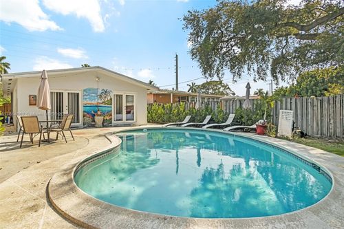 1547 Ne 38th St, Oakland Park, FL, 33334-4624 | Card Image