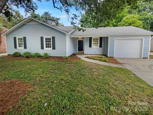 10701 Copper Field Dr, Pineville, NC, 28134-6509 | Card Image