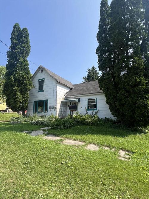 530 Wisconsin Street, Columbus, WI, 53925 | Card Image