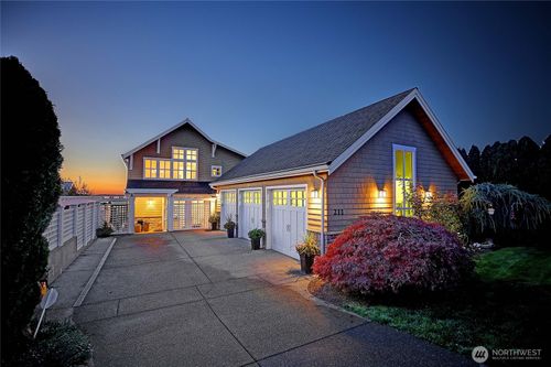 211 N Sunset Dr, Camano Island, WA, 98282-7317 | Card Image
