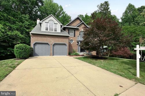 8916 Gladeside Dr, CLINTON, MD, 20735-4616 | Card Image