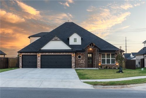 110 Collins Way, Centerton, AR, 72719-6105 | Card Image