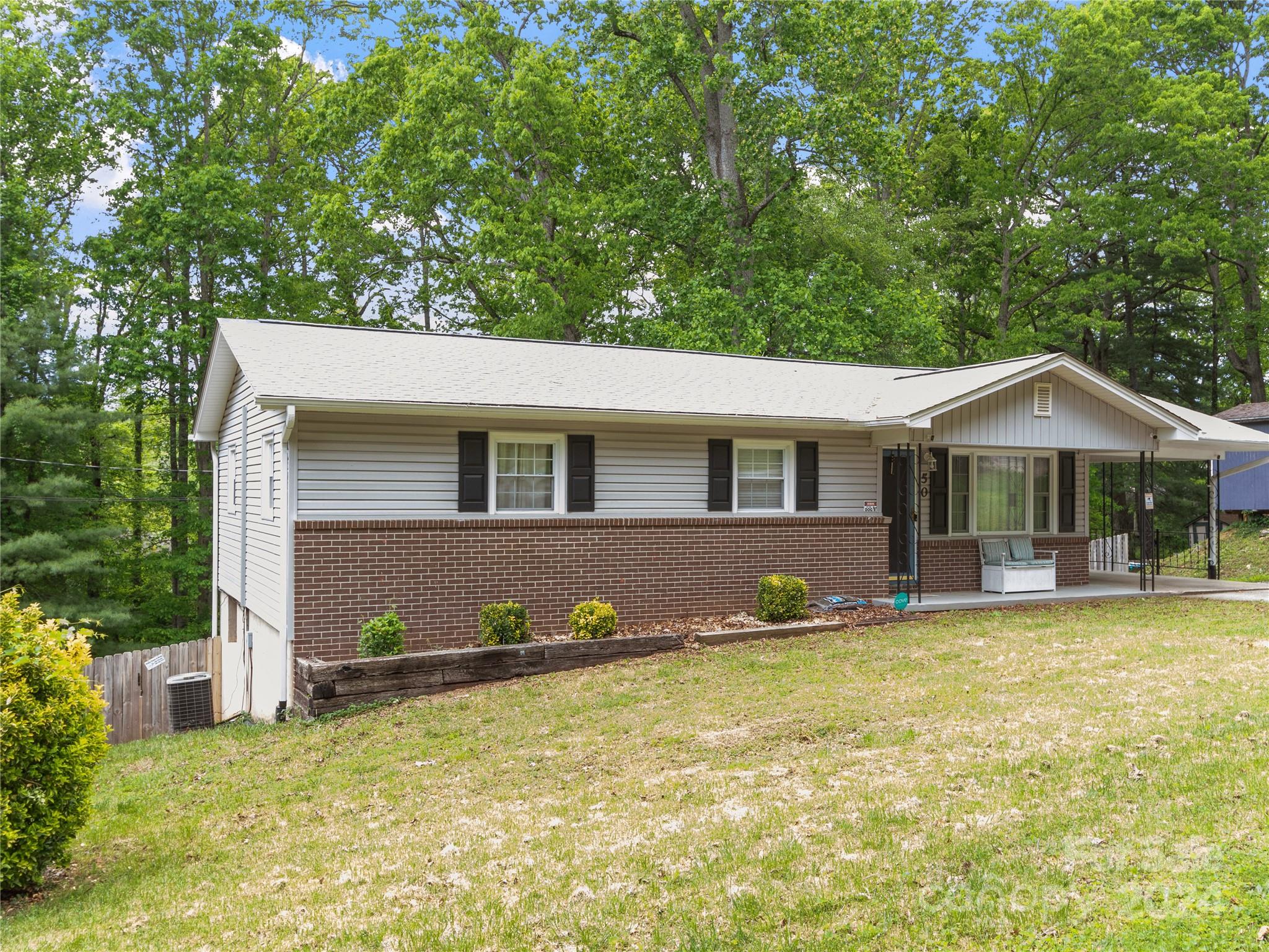 Azalea Rd, Asheville, NC 28805