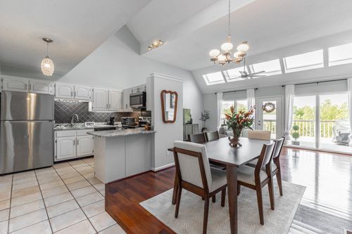 120 Douglas St, Chattanooga, TN, 37403-1200 | Card Image