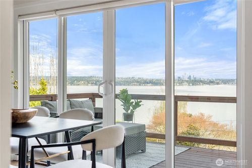 603 38th Ave, Seattle, WA, 98122-6423 | Card Image