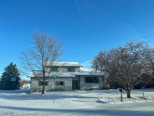 827 Pine Ridge Dr, Lisbon, ND, 58054-4048 | Card Image